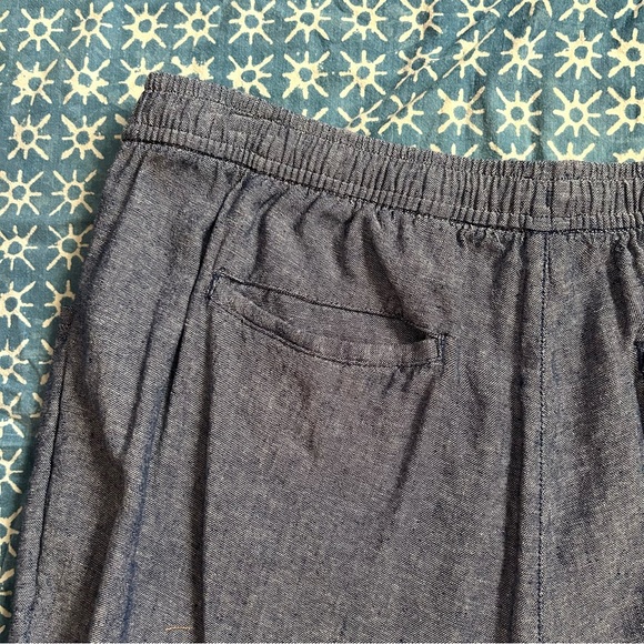 Cropped Linen-Blend Pants - Picture 4 of 8